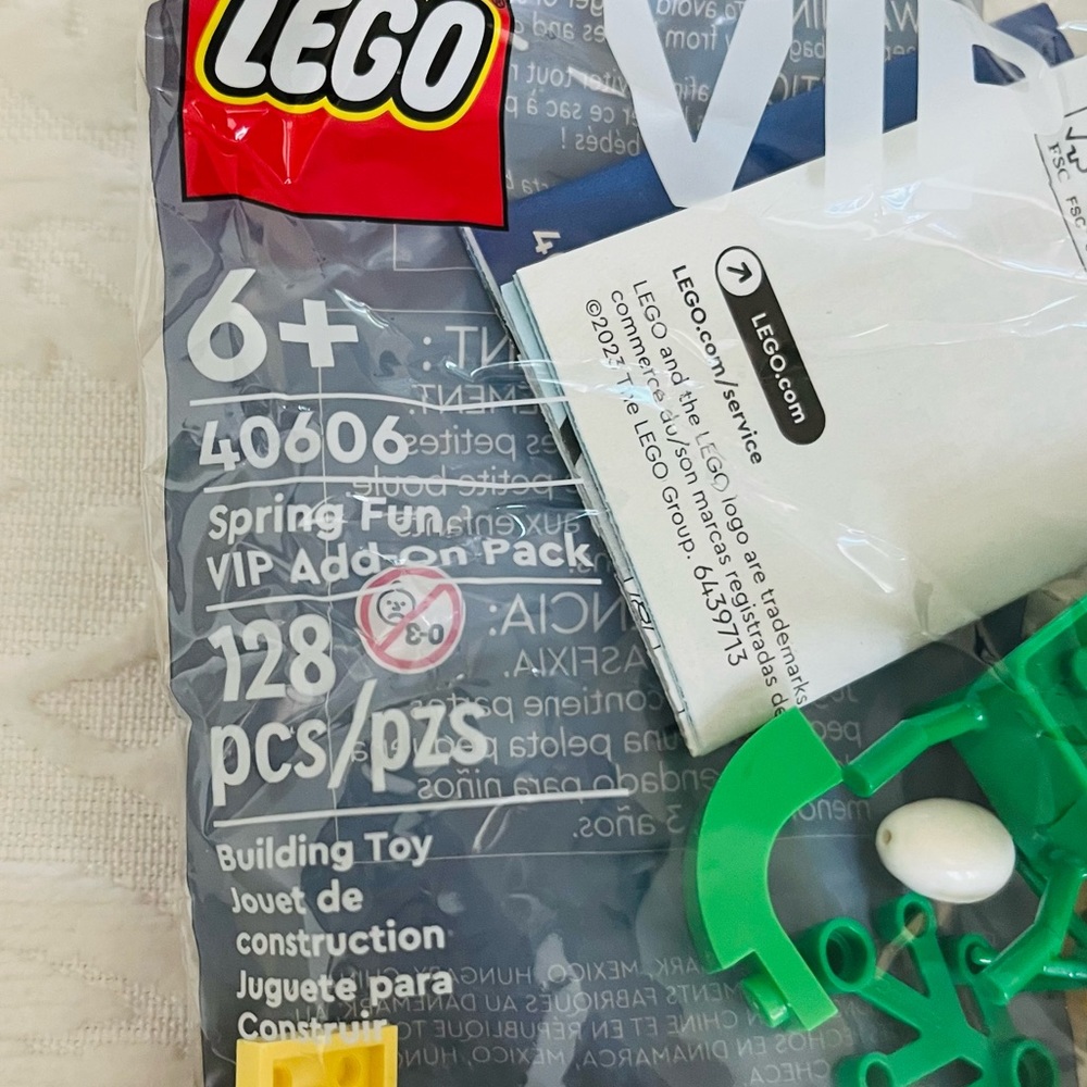 Lego Spring Fun VIP Add-On Pack 40606 - Picture 4 of 4